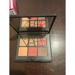 NARS Voyageur Eyeshadow Palette Hibiscus